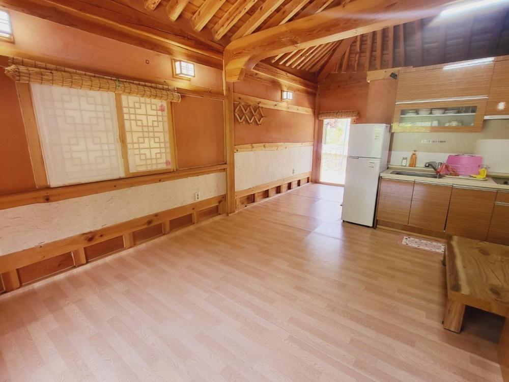 Yeongwol Hwanggung Hanok Pension Zimmer foto